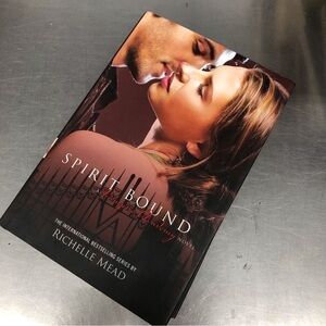 Vampire Academy: Spirit Bound by: Richelle Mead, hardback book